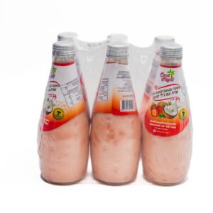 เครื่องดื่มรสชาติมะพร้าวและสตรอว์เบอร์รีผสมวุ้นมะพร้าว